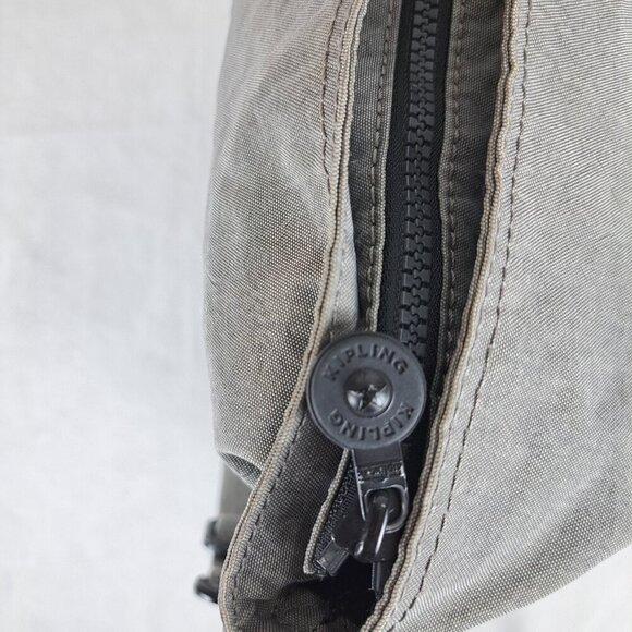 Kipling washing gray buckle crossbody Bag - Lightweight Nylon - Pre-Owned - Picture 11 of 16
